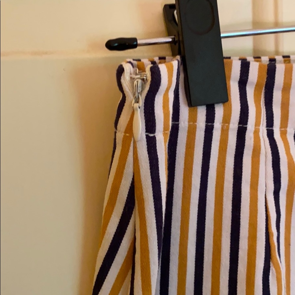 Mini Skirt - Picture 3 of 4
